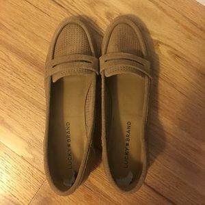 New Lucky Brand tan loafers